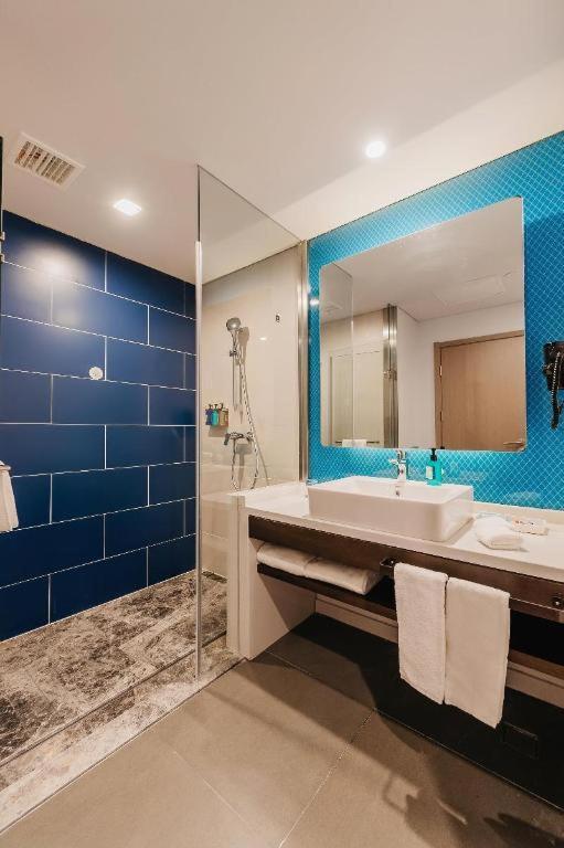 Holiday Inn Taizhou Cmc Экстерьер фото
